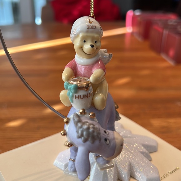 2003 LENOX POOH’S HOLIDAY RIDE - Picture 2 of 6